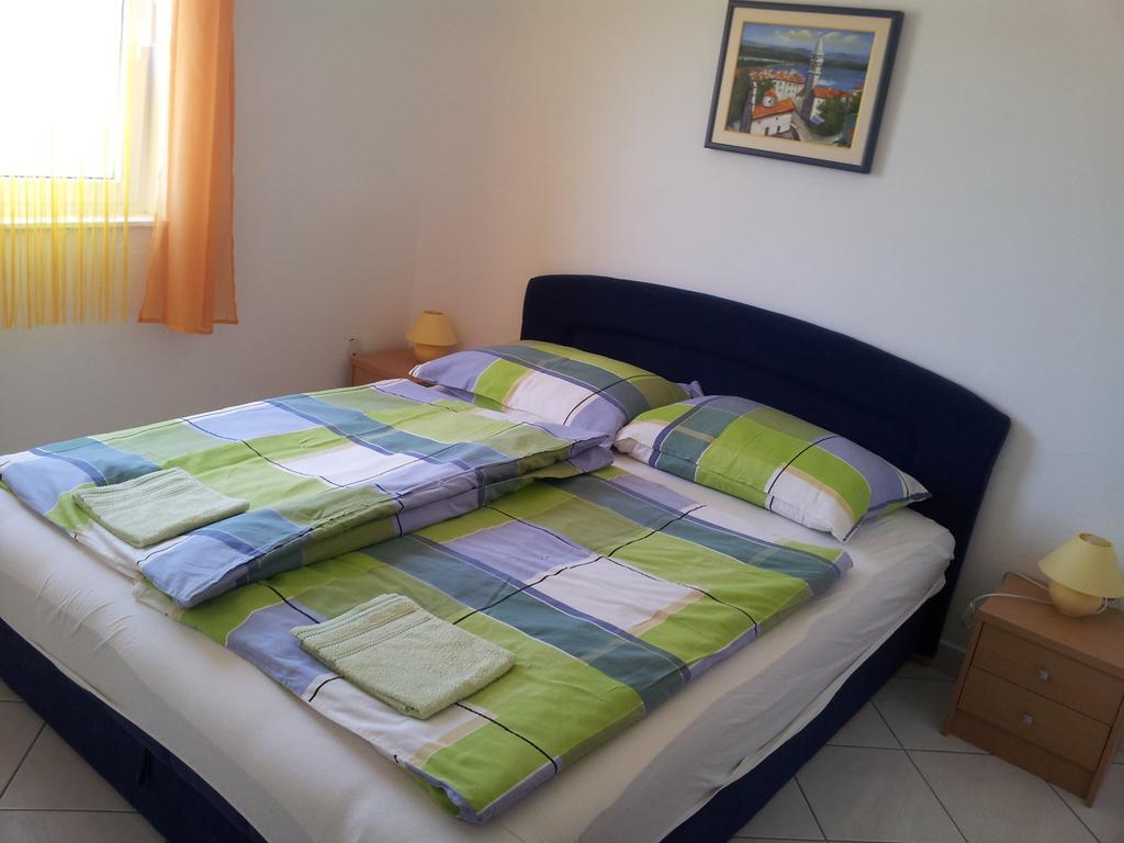 Apartments Vila Ana Vir Oda fotoğraf