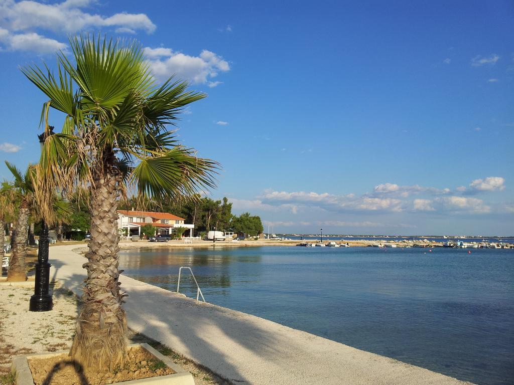 Apartments Vila Ana Vir Dış mekan fotoğraf