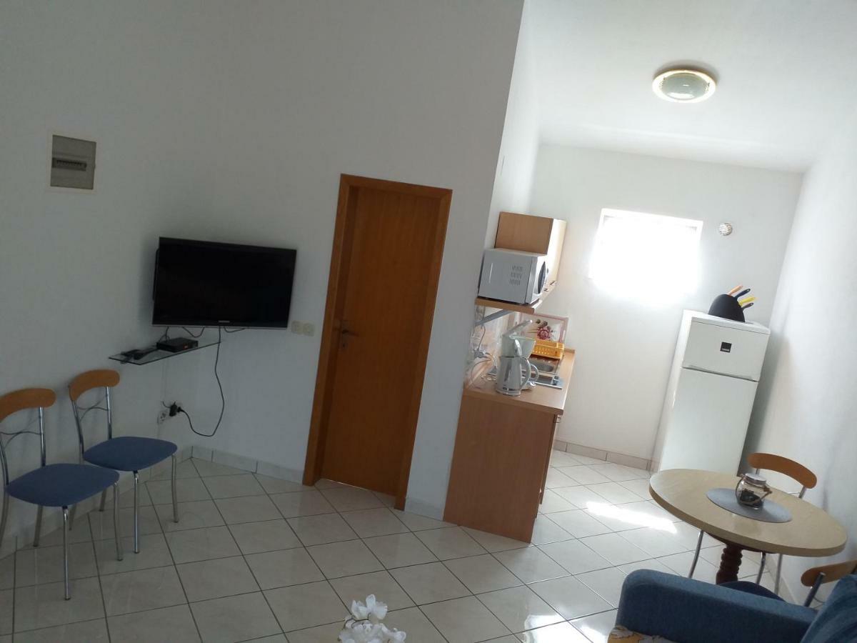 Apartments Vila Ana Vir Dış mekan fotoğraf