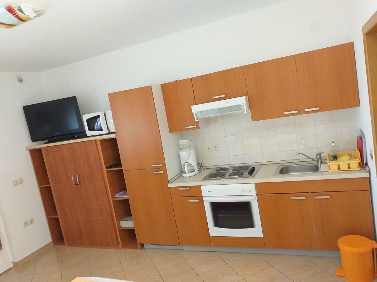 Apartments Vila Ana Vir Dış mekan fotoğraf