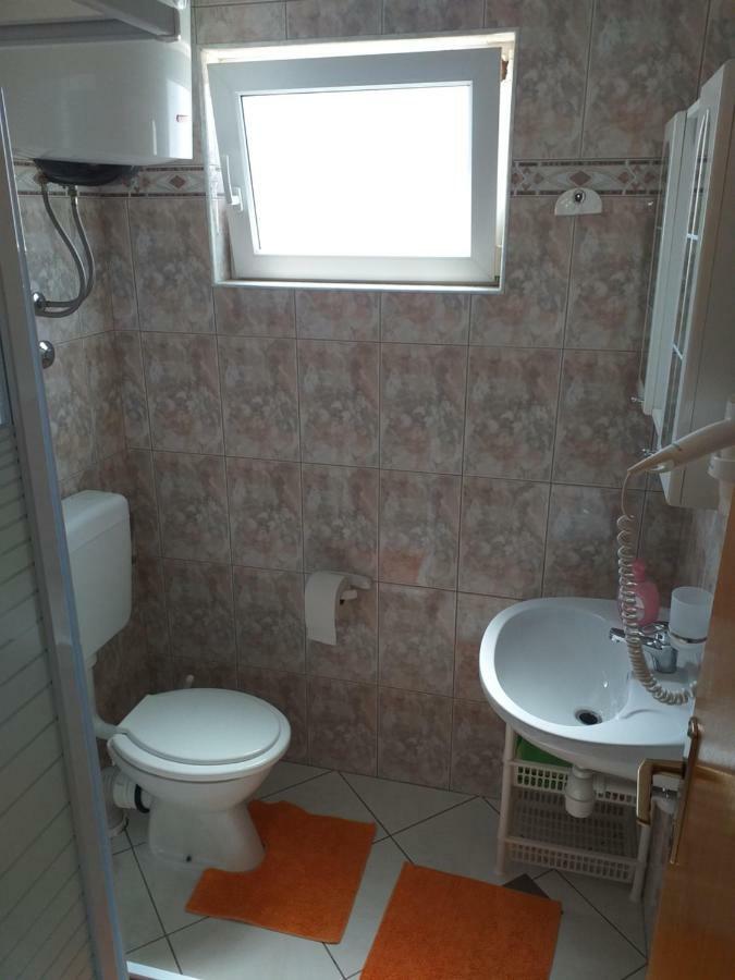 Apartments Vila Ana Vir Dış mekan fotoğraf