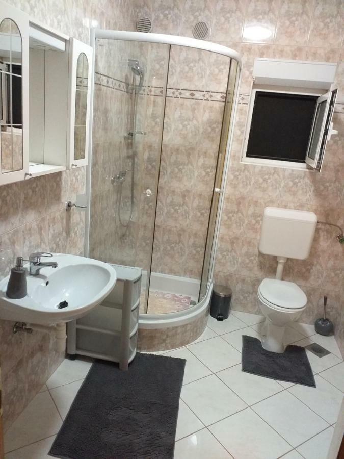 Apartments Vila Ana Vir Dış mekan fotoğraf