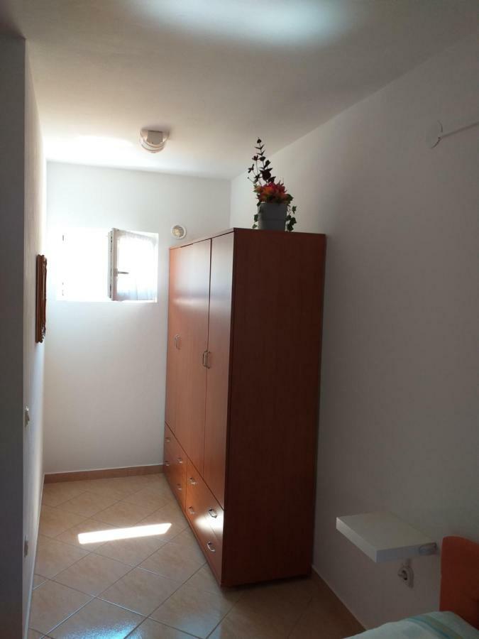 Apartments Vila Ana Vir Dış mekan fotoğraf